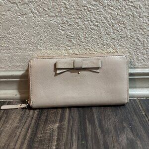 Kate Spade New York Nisha Bow Zip-Around Continental Wallet Pale blush 2015 USED